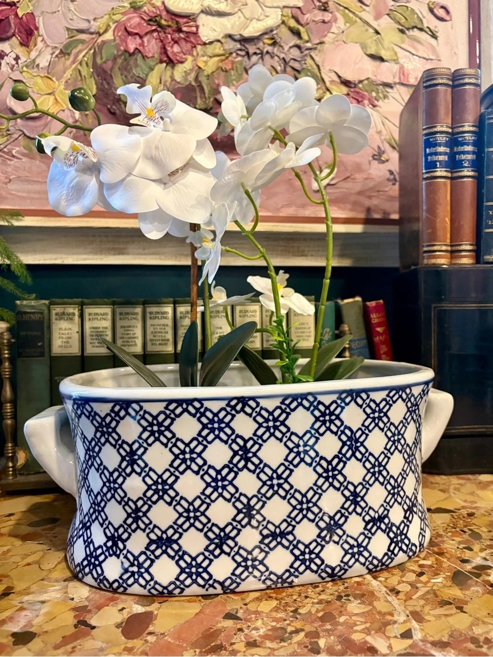 White and Blue Ceramic Footbath with Lattice Pattern (New)